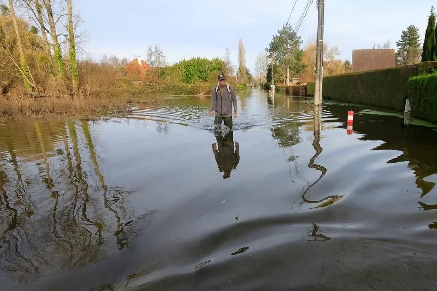 Наводнения във Франция, пътища са под вода