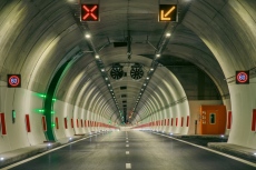  Тунелът Железница срещу тунела Лердал: Има ли място за сравнение? 