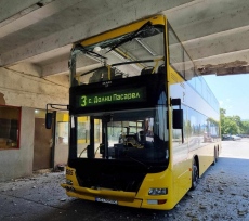 Двуетажен автобус заседна напът за гараж Малашевци в София
