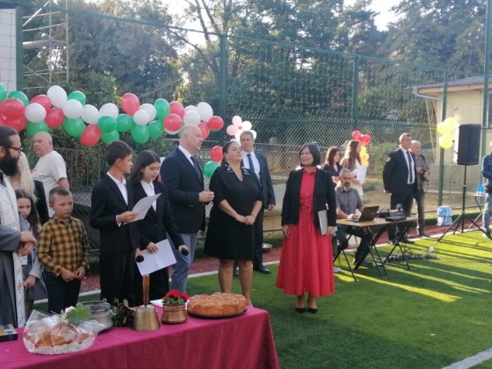 Премиерът Росен Желязков: Вече над 20% от учителите са под 35 години