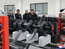 Северна Корея изстреля ракети докато южнокорейският лидер посещава Китай