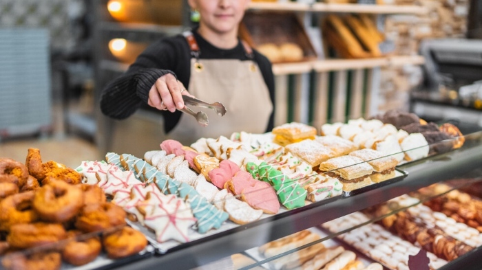 КЗП и НАП продължават проверките за скок на цените преди еврото в страната