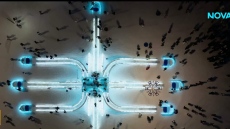 Ледени скулптури грейнаха отвътре на зимния фестивал в китайския Харбин тази зима