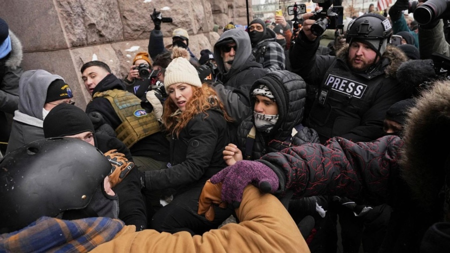 Сблъсъци в Минеаполис след протести за и против имиграционната политика на Тръмп
