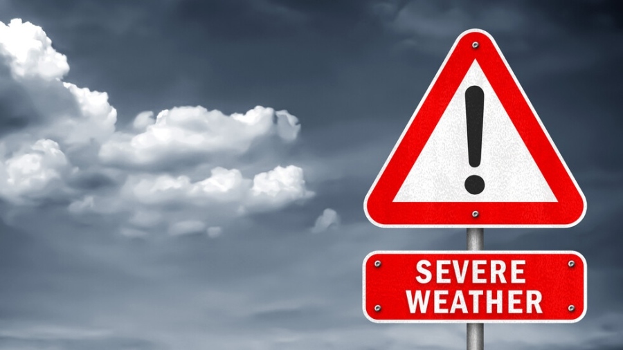 Гърция въведе червен код за опасно време и спря фериботите в страната