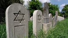 Оскверниха еврейски гробове в Барселона, Израел обвини правителството на Педро Санчес за антисемитизъм