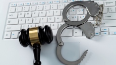 Юристи предупреждават за измамни онлайн адвокатски услуги с чужди лични данни