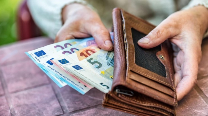 Левът излиза от магазините от 1 февруари, обмяната остава безсрочна в България