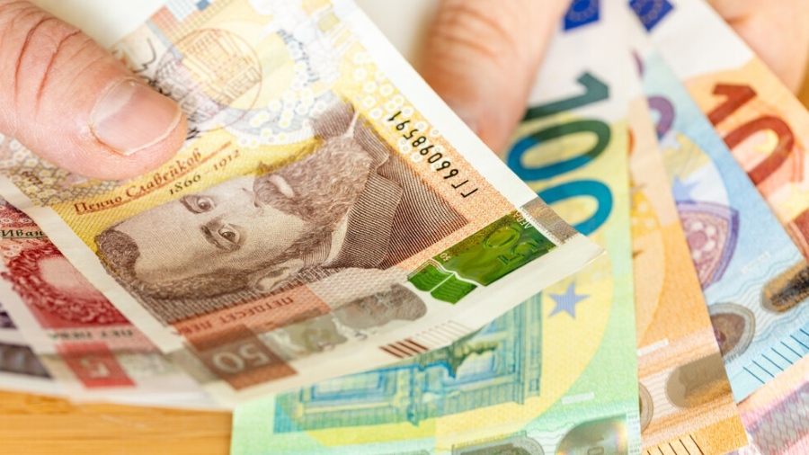 Последен ден с лев и евро: Бургас пазарува почти изцяло в евро