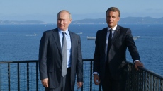 Макрон зове Европа да отвори директен диалог с Путин за войната в Украйна