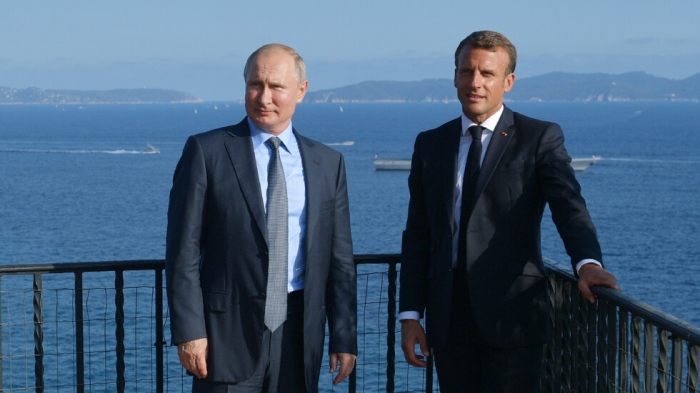 Макрон зове Европа да отвори директен диалог с Путин за войната в Украйна