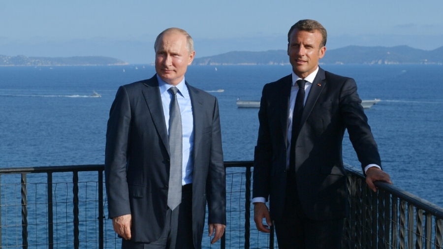 Макрон зове Европа да отвори директен диалог с Путин за войната в Украйна