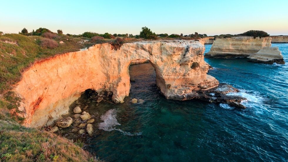 Циклонът Ориана срути Арката на любовта в Пулия