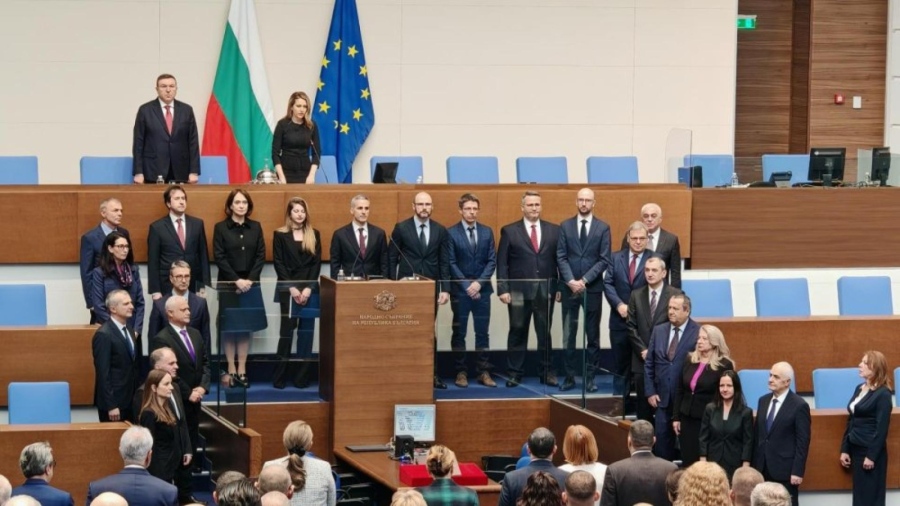 Кабинетът на Андрей Гюров положи клетва в парламента
