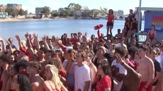 Спасители на плажа се завръща, 2000 души на кастинг