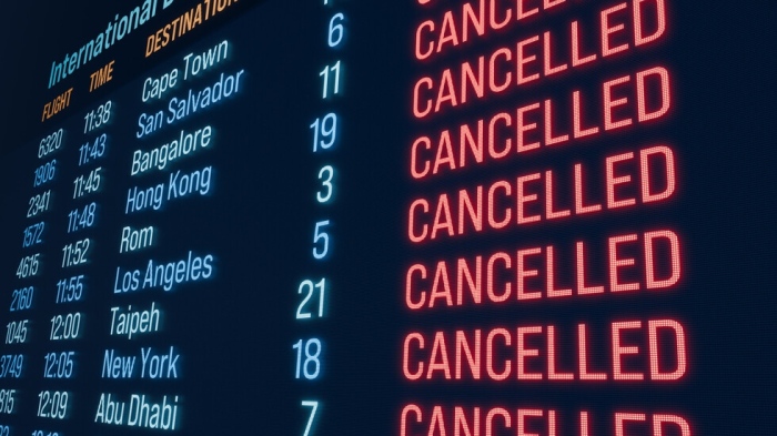 Възобновиха полетите от и до Дубай след инцидент