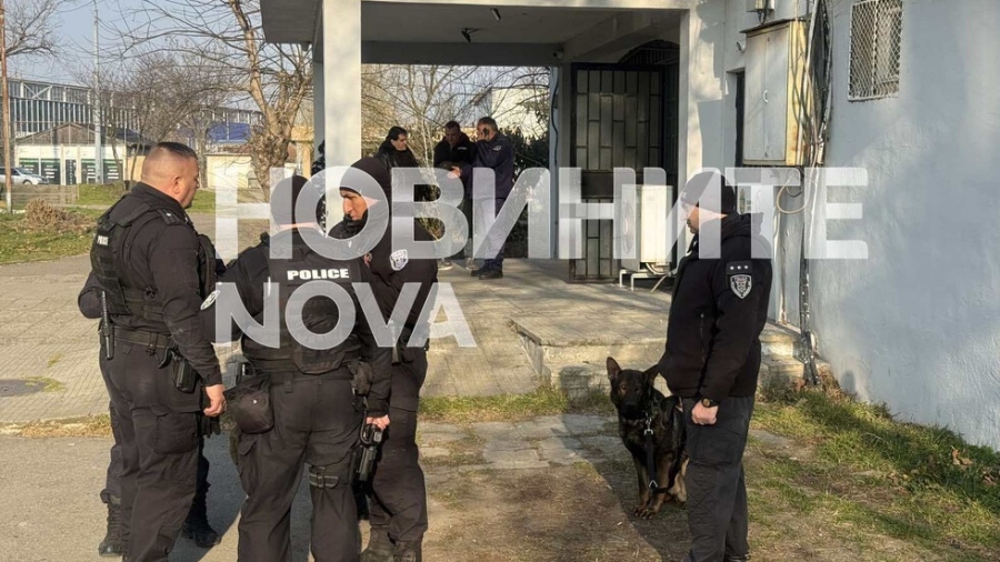 10 задържани при акция срещу купен вот и дрога в Бургас