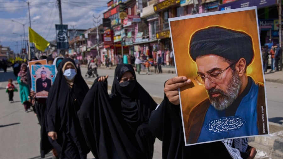 Иран отрече Моджтаба Хаменей да се лекува в Москва