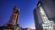 НАСА строи лунна база вместо орбитална станция