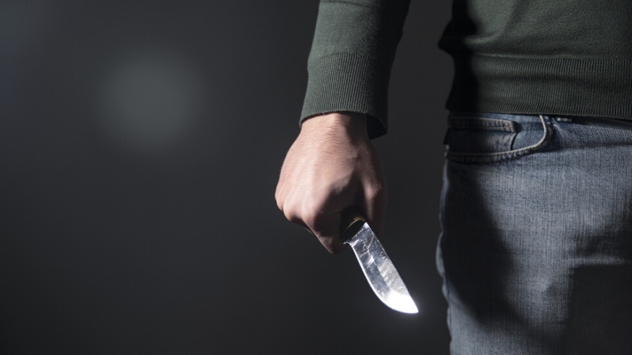 Трима младежи изнудвали мъж за 5550 евро в София