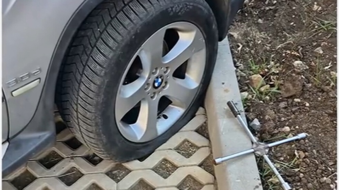 Режат гуми заради спорове за паркиране в Овча купел