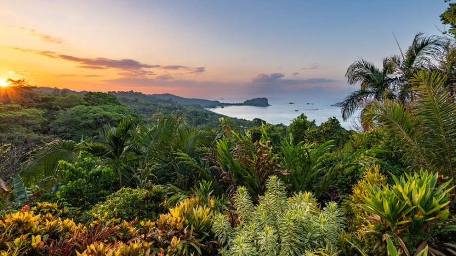 Непознатите земи отвежда зрителите от Ямайка до Коста Рика