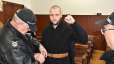 Американец, издирван от Чехия, остава в ареста у нас