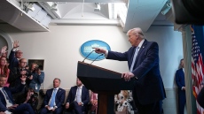 Тръмп заплаши Иран с удари по електроцентрали и мостове