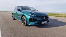 Peugeot обнови 308 с нов дизайн и повече версии