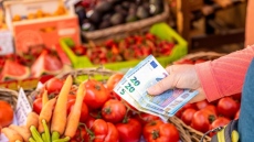 ЕЦБ отчете слаб ръст на цените след приемането на еврото