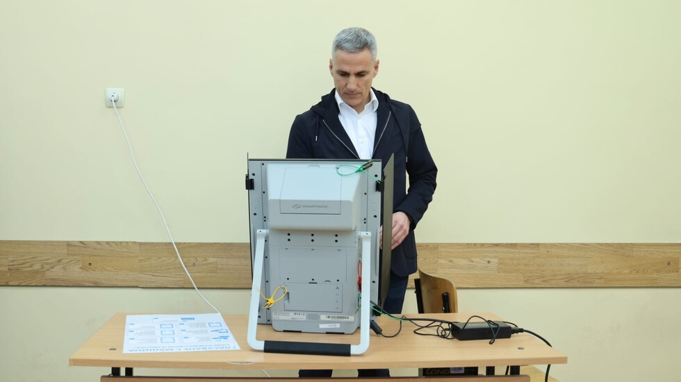 Гюров призова българите да гласуват срещу изборните манипулации