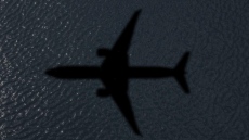 Самолет губи покрива си над Хаваите, екипажът спасява 90 души