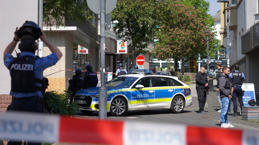 Полицията освободи заложниците след обир в Зинциг