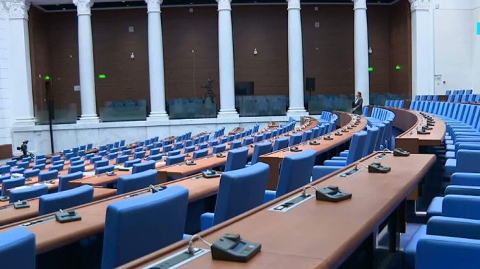 Партиите в нов спор за правилника на Народното събрание