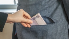 Българските депутати получават най-високата заплата спрямо минималната в Европа
