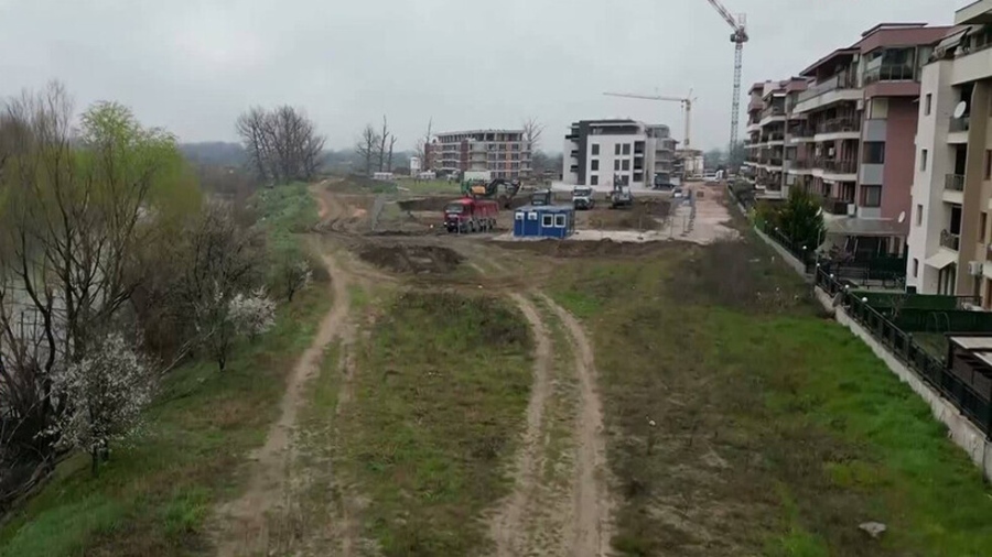 Кметът на Пловдив спря строежа край река Марица