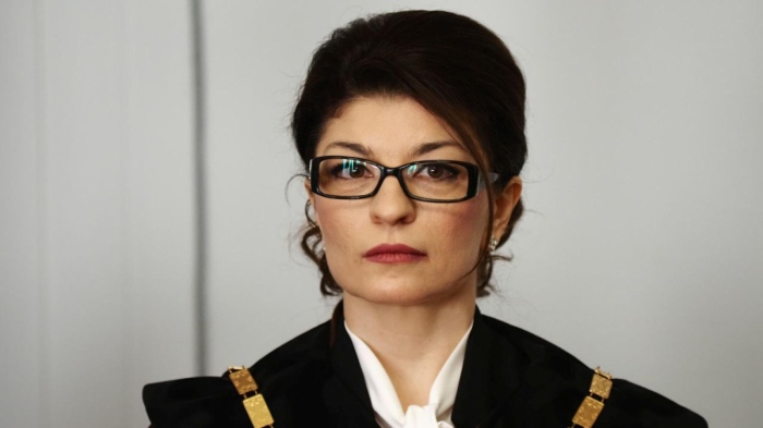 Десислава Атанасова отрече да е летяла с Пеевски до Дубай