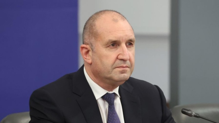 Румен Радев иска България да напусне сивия списък