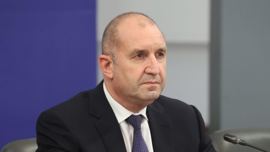 Румен Радев иска България да напусне сивия списък