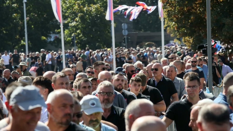Белград изпрати Ратко Младич с опело и военен ритуал