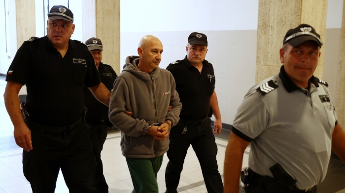 Съдът остави в ареста обвиняемия за палежите на коли в София