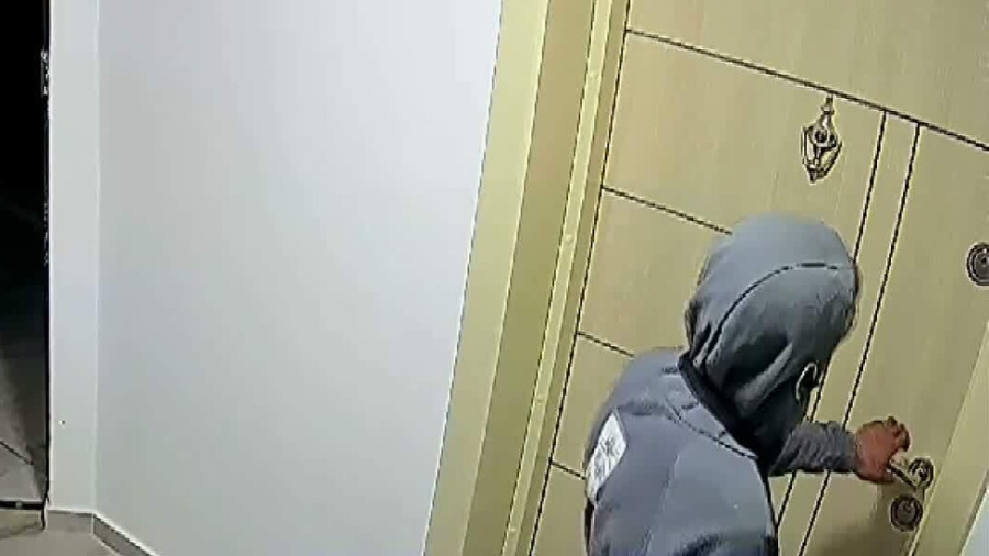 Крадец обра апартамент в центъра на София, докато стопаните спят