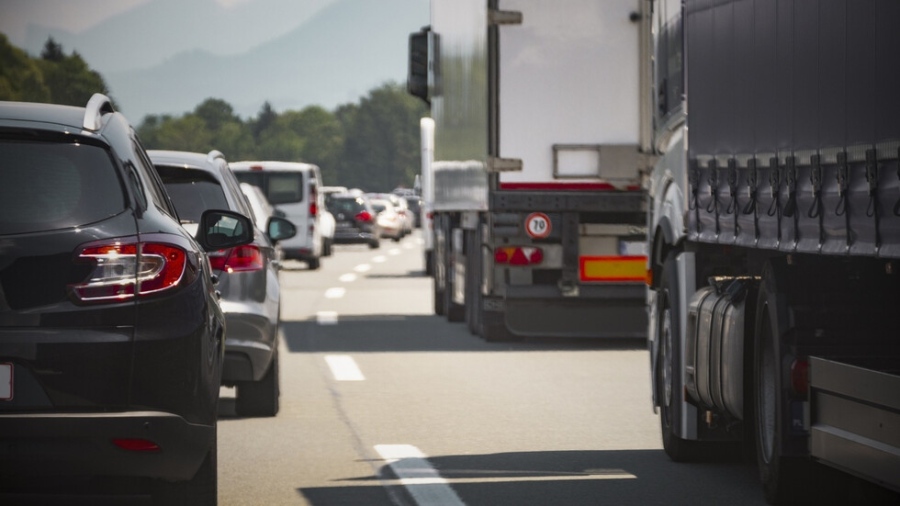 Пътна полиция засилва контрола по магистралите в празничния ден