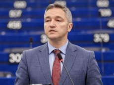 Вигенин призова за общи мерки срещу кадровата криза