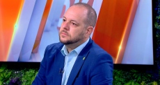 Въпросите, на които Сандов не дава отговор