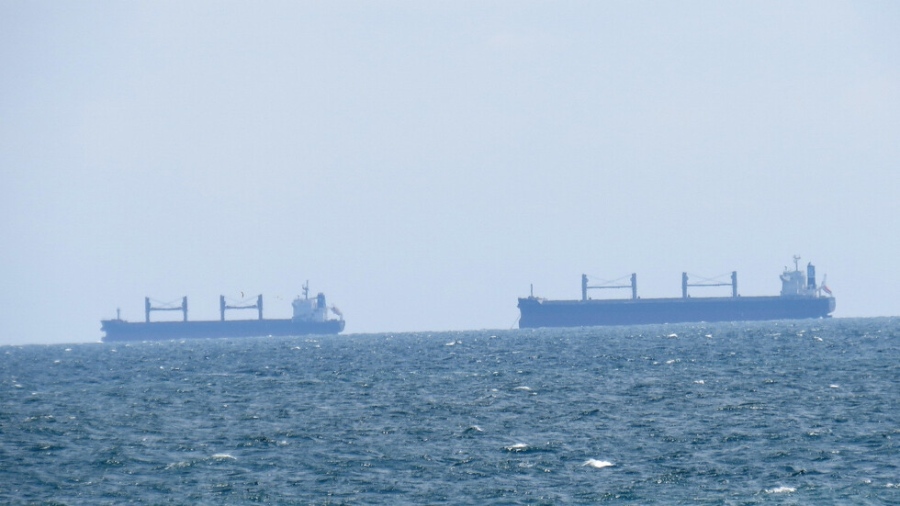 Прекратиха издирването на моряците от потъналия кораб в Черно море