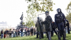 Франция спира шоковите гранати след тежък инцидент с 15-годишен