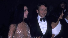 Шер разкри тайната на роклята си от Met Gala