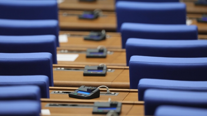 Парламентът не събра кворум за заседанието за помилването на Атанасов