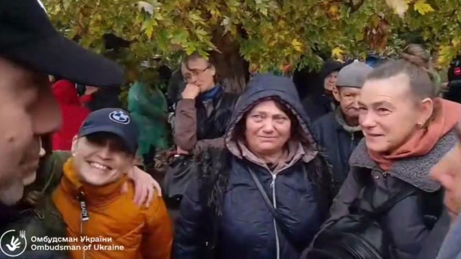 Жители на Олешки се върнаха в Украйна след хуманитарното примирие